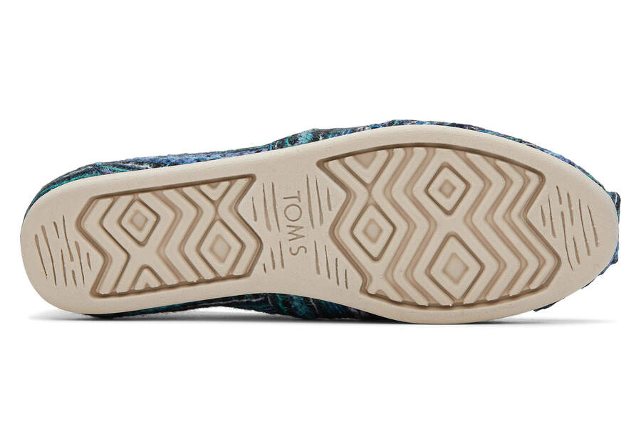 Alpargata Blue Embroidered with Faux Fur Bottom Sole View Opens in a modal